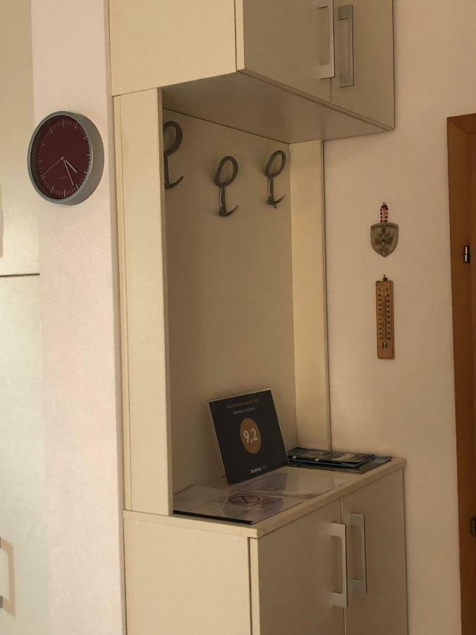 Apartman Snjezana Malinska Eksteriør billede