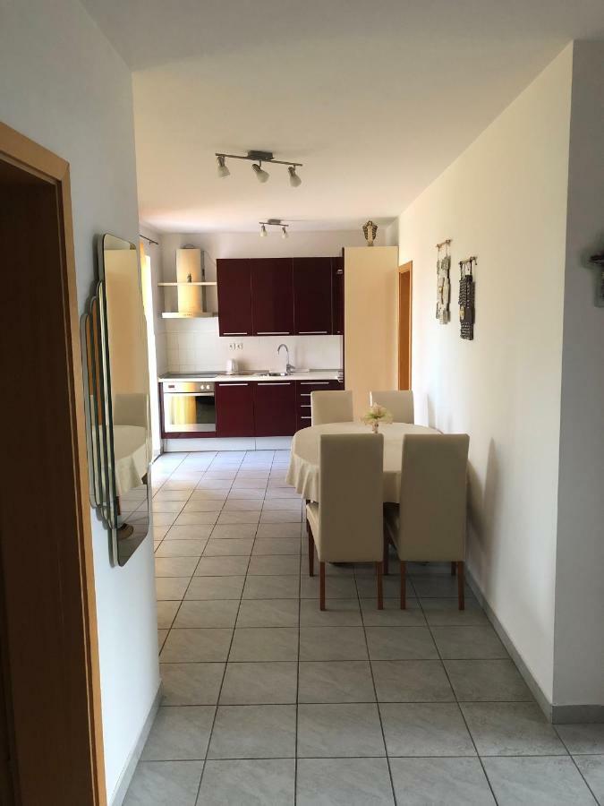 Apartman Snjezana Malinska Eksteriør billede